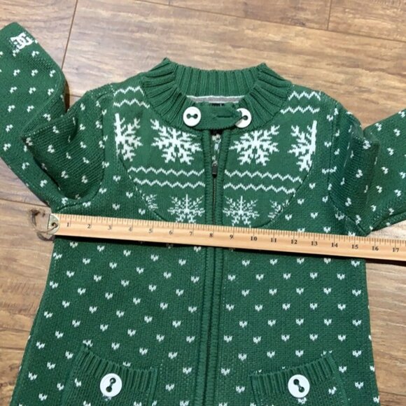 DC Green and white Christmas sweater - Picture 4 of 10